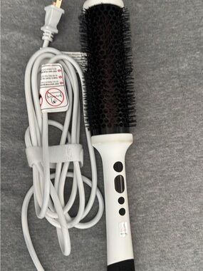 White Hot Air Round Styling Brush for Women - Sleek Volumizing Blowout